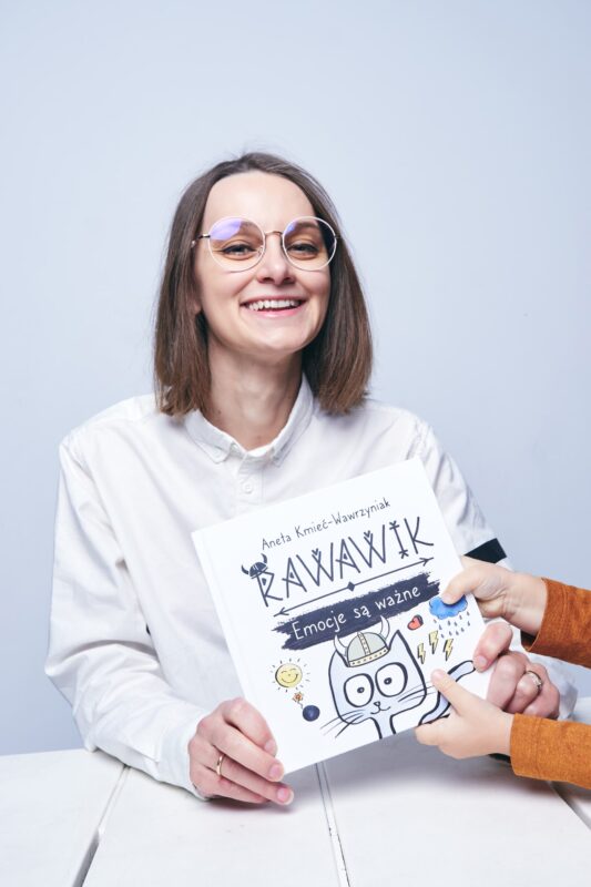 aneta kmieć-wawrzyniak autorka książek dla dzieci o kocie Rawawiku