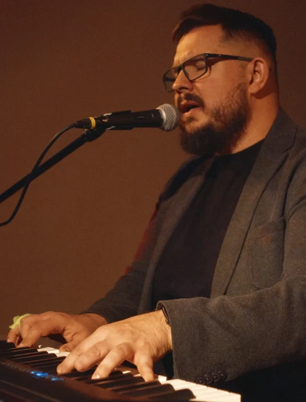 spotkania autorskie z Marcinem walczakiem recital muzycznym
